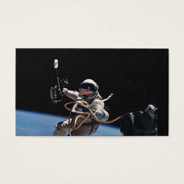 Marche spatiale des astronautes (Devant)