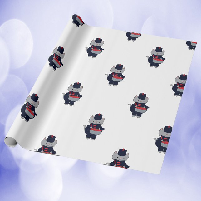 Marching Band Cat Snare Drum Navy Blue Red Pattern Geschenkpapier (Wrapping paper of a cat playing drums in a navy blue & red marching band uniform.)