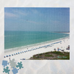 Marco Island Florida Weißer Sandstrand und Ozean<br><div class="desc">Dieses wunderschöne Puzzle mit einem Foto von einem atemberaubenden Strand von Marco Island, wie es vom luxuriösen Crystal Shores Resort aus gesehen wird. Dieses funkelnde Juwel liegt an der südwestlichen Spitze der Golfküste Floridas. Marco Island ist die größte Insel in Floridas Kette, bekannt als Zehntausend Inseln. Die blau-grünen Farben des...</div>