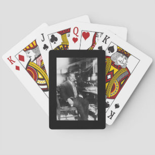 Marcus Garvey, sitzend Spielkarten
