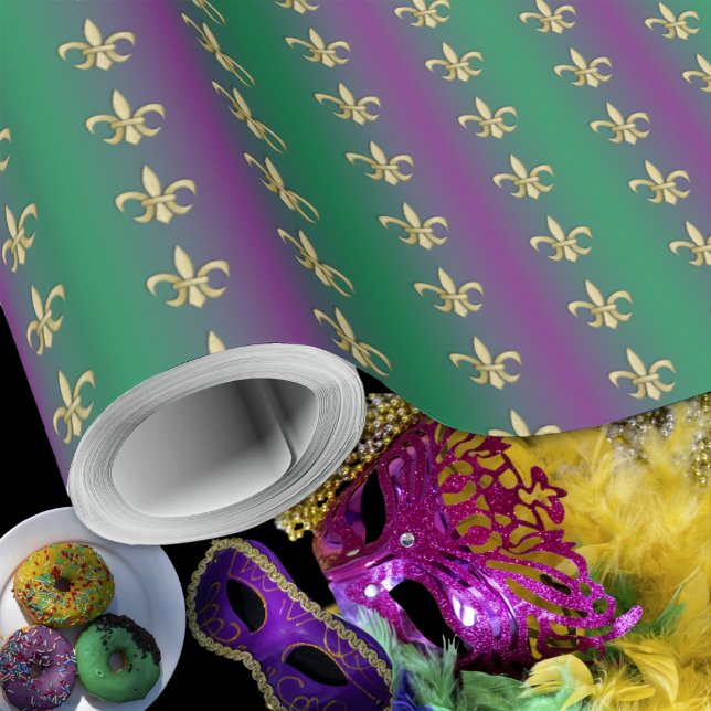 Mardi Gras Gold Fleur-De-Lis auf Lila und grün Geschenkpapier (Mardi Gras Gold Fleur-De-Lis on Purple and Green Wrapping Paper Roll by Leapfroglisics Shop)