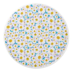 Marguerites Ditzy sur le bouton en céramique fait