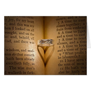 Mariage Anneau ombre du coeur sur la Bible
