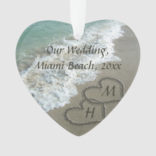 Mariage de la plage Maintenir les coeurs interdépe (devant)