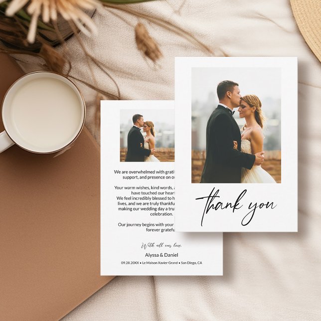 Mariage de Merci de photos simple et moderne (Simple, handlettering thank you script wedding photo cards with personal message.)