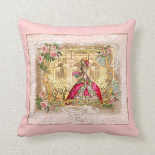 Marie Antoinette in Versailles in Pink Kissen