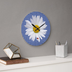Marienkäfer auf einer weißen Margerite mit Gingham Große Wanduhr