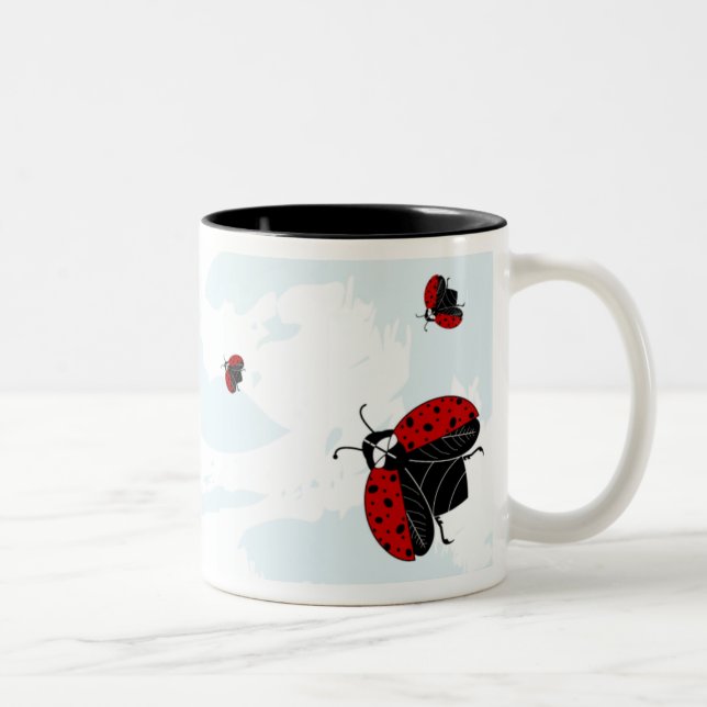 Marienkäfer im Flug Zweifarbige Tasse (Rechts)