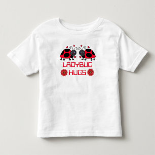 Marienkäfer umarmt Kleinkind T-Shirt