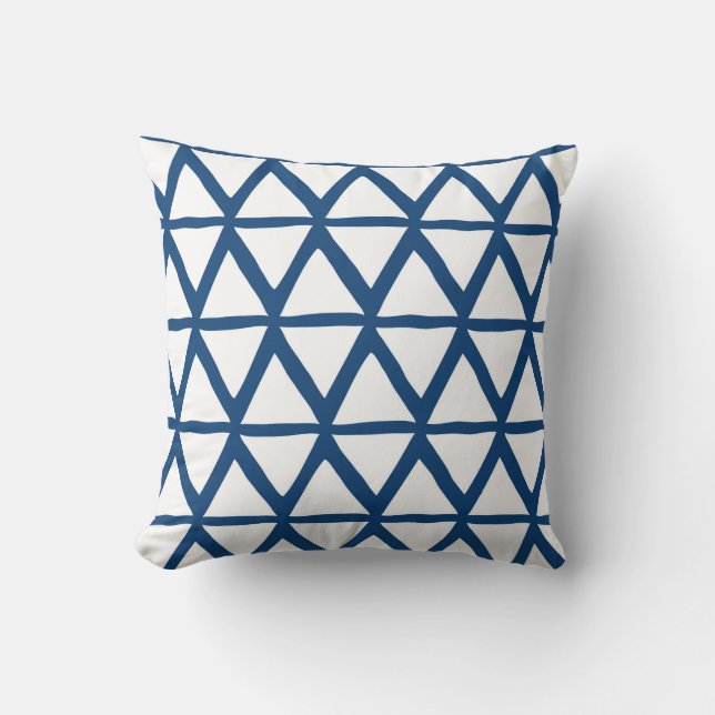 Marine-Blau-Dreieck-geometrisches dekoratives Kissen (Vorderseite)