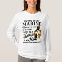 Marine, die sich selbst für eine Mama der Meere hä