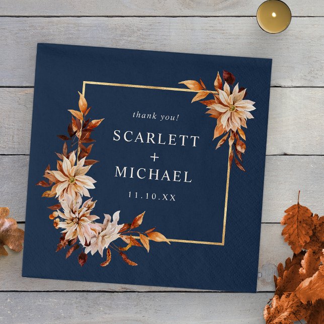 Marineblaue Herbst-Hochzeitsservietten Serviette (Personalized Navy Blue Fall Floral Gold Frame Wedding Napkins by Painted Paperie

)