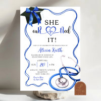 Marineblaue Koketten-Krankenschwester-Abschluss