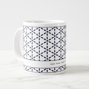 Marineblaues geometrisches Muster auf Weiß Jumbo-Tasse