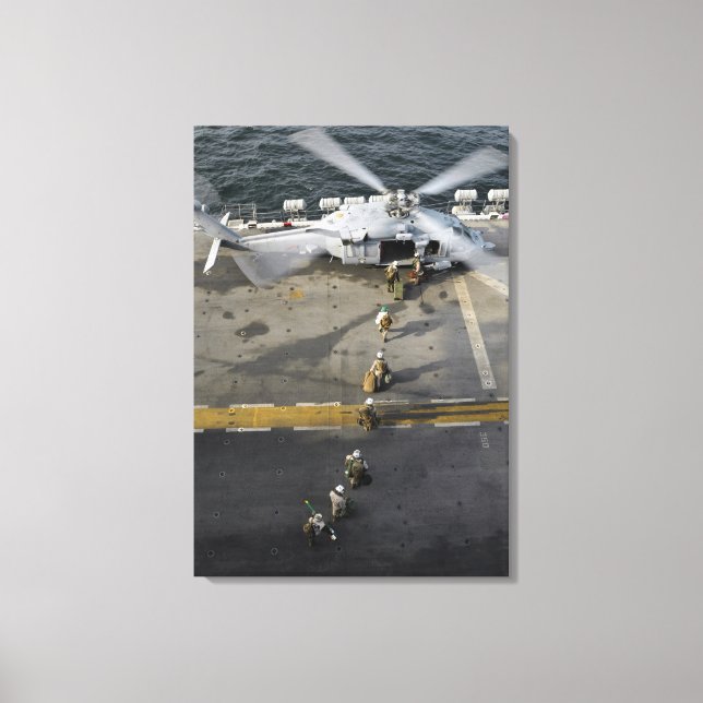Marines bereiten sich auf den Einsatz an Bord eine Leinwanddruck (Vorderseite)