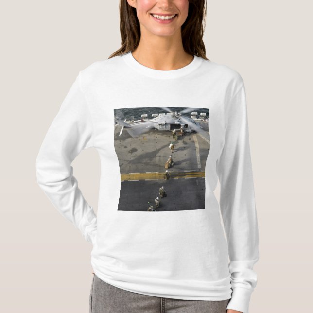 Marines bereiten sich auf den Einsatz an Bord eine T-Shirt (Vorderseite)