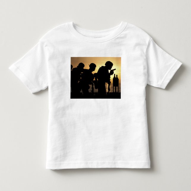 Marines feuern 9mm Handfeuerwaffen Kleinkind T-shirt (Vorderseite)