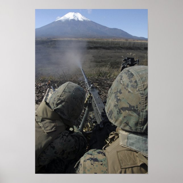 Marines feuern ein Maschinengewehr vom Typ M2 50 Poster (Vorne)