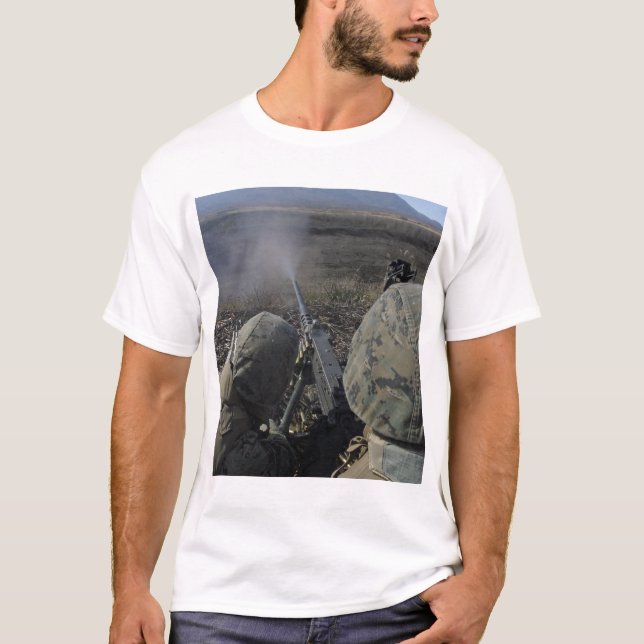 Marines feuern ein Maschinengewehr vom Typ M2 50 T-Shirt (Vorderseite)
