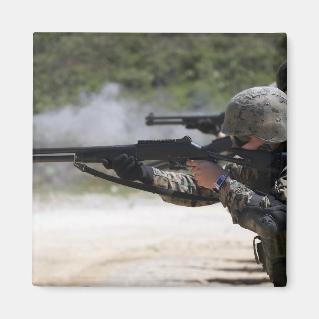 Marines feuern Schusswaffen Magnet (Vorne)