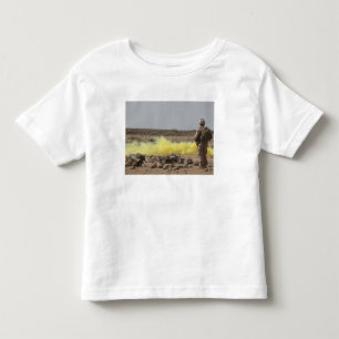 Marinesoldaten stellen Sicherheit zur Verfügung Kleinkind T-shirt