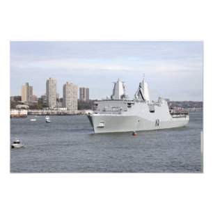 Marinesoldaten und Seeleute bemannen die Schienen Fotodruck