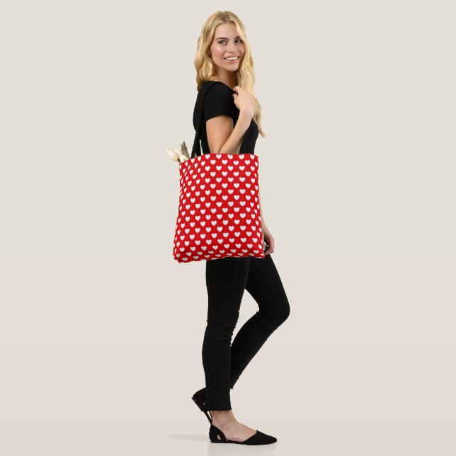 markantes Muster aus rotem und weißem Herzen Tasche (Am Model)