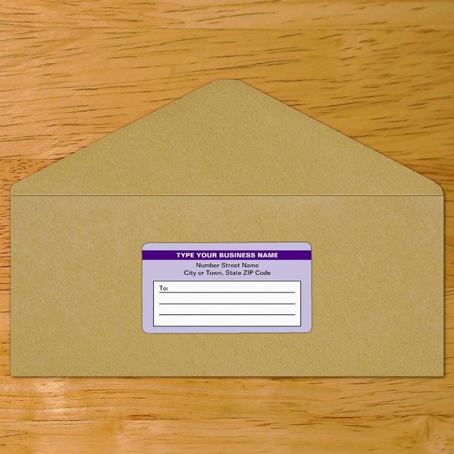 Markenname auf Lila Versandmarke hervorgehoben (Purple shipping label with your highlighted brand on envelope)