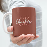 Markenname Brawn Earth Monogram Kaffeetasse<br><div class="desc">Ein brauner,  erdfarbener Hintergrund. Personalisieren und fügen Sie Ihre Vornamen und Monogramm-Initialen hinzu.</div>