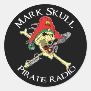 Markieren Sie Schädel-Piraten-Radio-Aufkleber Runder Aufkleber