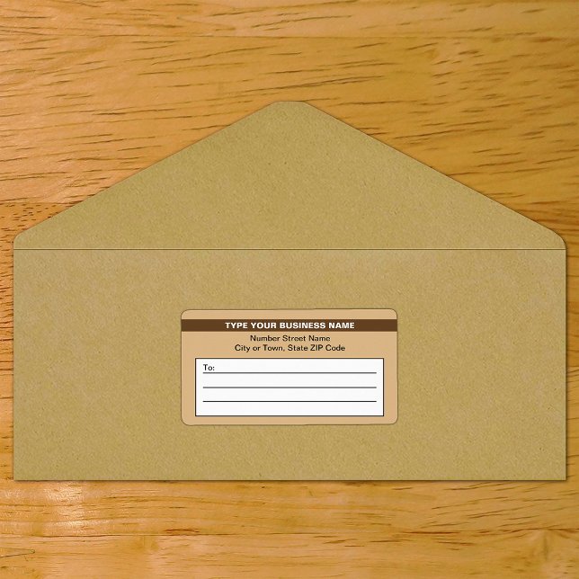 Markierter Markenname für hellbraune Versand (Light brown shipping label with your highlighted brand on envelope)