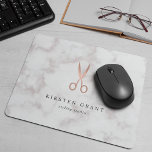 Marmor & Rose Gold Lashes & Brows Beauty Logo Mousepad<br><div class="desc">Das elegante,  personalisierte Mousepad für Ihren Makeup-Künstler oder Ästhetik-Betrieb verfügt über zwei eigene Textlinien in kohlegrauer Schrift auf einem Marmorboden,  der mit einem üppigen Leinen und Brocken in Imitaten Rose Goldfolie verziert ist.</div>