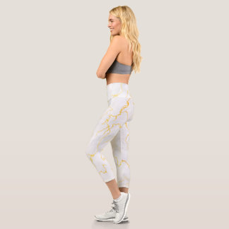 Marmormuster aus grauem weißem Gold Capri Leggings