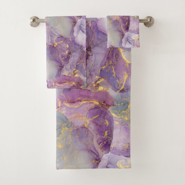 Marmormuster von Pastel Lilac, Blau und Gold Glitz Badhandtuch Set (Insitu)