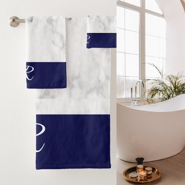 Marmorstil Navy Blue Monogram Initial Bad Badhandtuch Set (Modern White Marble With Navy Blue Monogram Bathroom Towel.)
