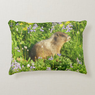 Marmot in den Wildblumen des Berges Rainier Dekokissen