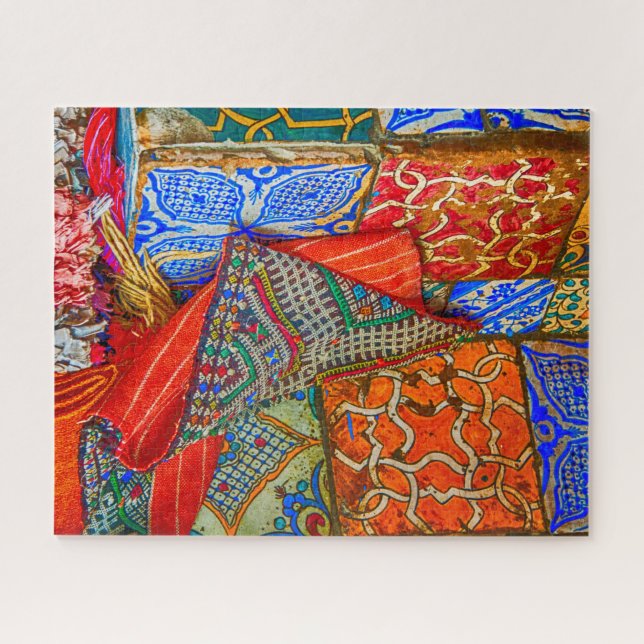 Marokkanische Souk-Fliesen und Stoffe (Horizontal)