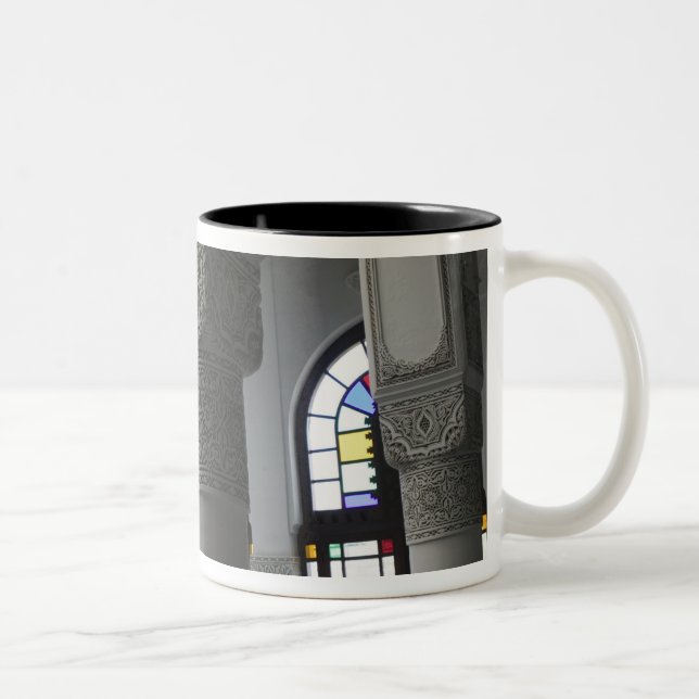 MAROKKO, FES: Fes El, Bali (Old Fes), Riad Fes Zweifarbige Tasse (Rechts)