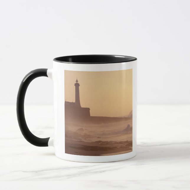 Marokko, Rabat, Leuchtturm bei Sonnenuntergang mit Tasse (Links)