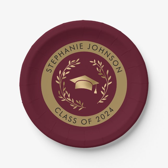 Maroon and Gold Grad Cap Class of 2024 Party Pappteller (Vorderseite)