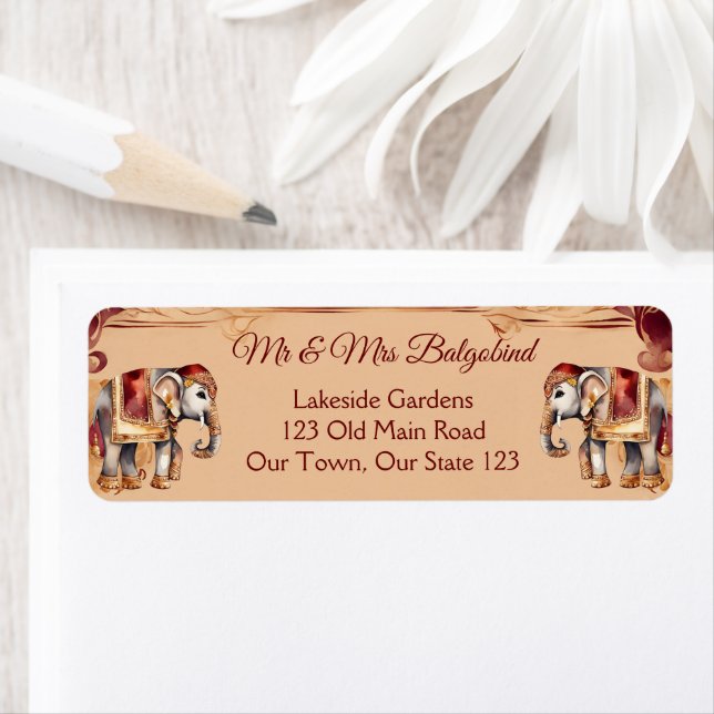 Maroon beige indische Hochzeitelefanten Ansprache (Insitu)