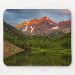 Maroon Bells spiegeln sich in den ruhigen Maroon L Mousepad