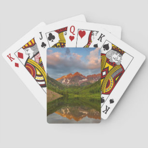 Maroon Bells spiegeln sich in den ruhigen Maroon L Spielkarten