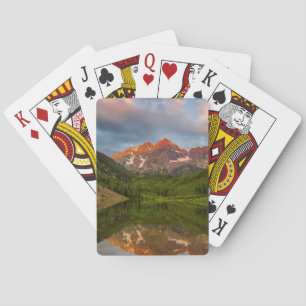 Maroon Bells spiegeln sich in den ruhigen Maroon L Spielkarten