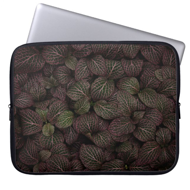 Maroon-Blume Laptopschutzhülle (Vorderseite)