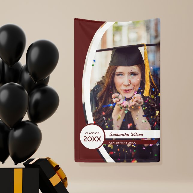 Maroon Curved Frame Foto Abschluss Banner (Von Creator hochgeladen)