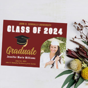 Maroon Gold Graduate Bold 2023 Graduation Party Ankündigung