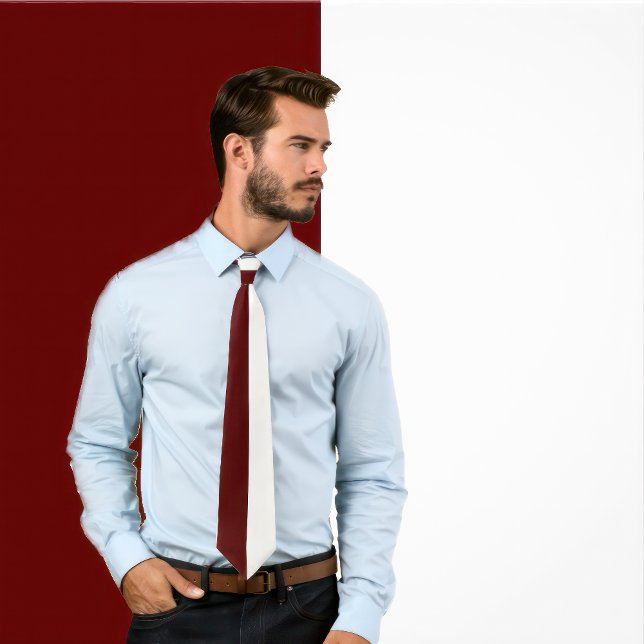 Maroon Red and White Split Color Krawatte (Man wears a Maroon Red and White Split Color Tie
)