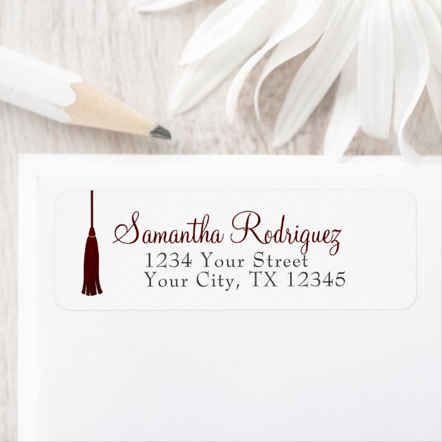 Maroon Tassel Étiquette de graduation (En situation)