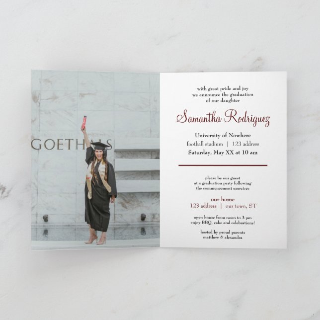 Maroon Tassel Graduation Announcement Einladung (Innenseite)